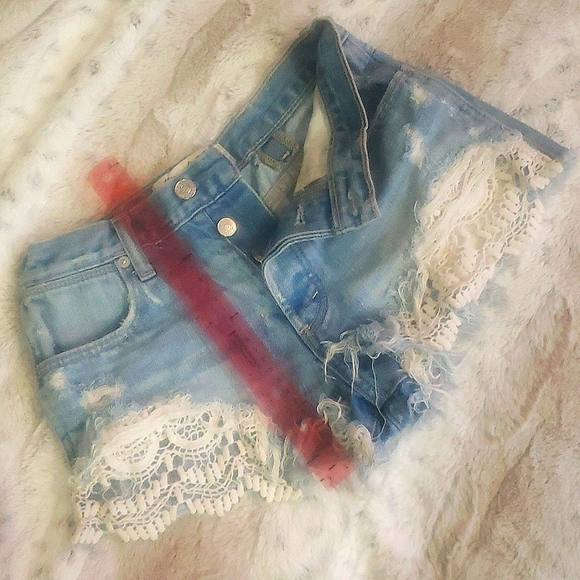 Abercrombie&Fitch Festival shorts, High rise, Size 00 - Picture 3 of 9
